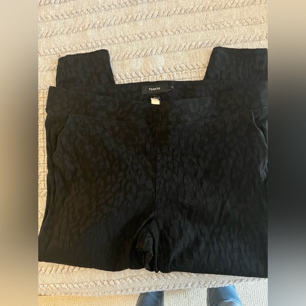Torrid leopard leggings